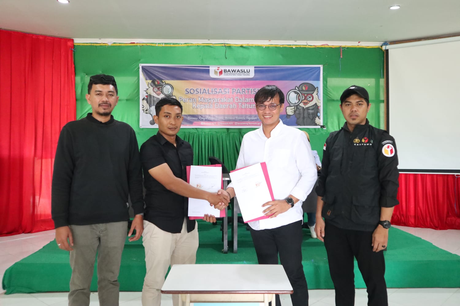 Bawaslu Tana Tidung dan Agora Eksekutif Foto Bersama